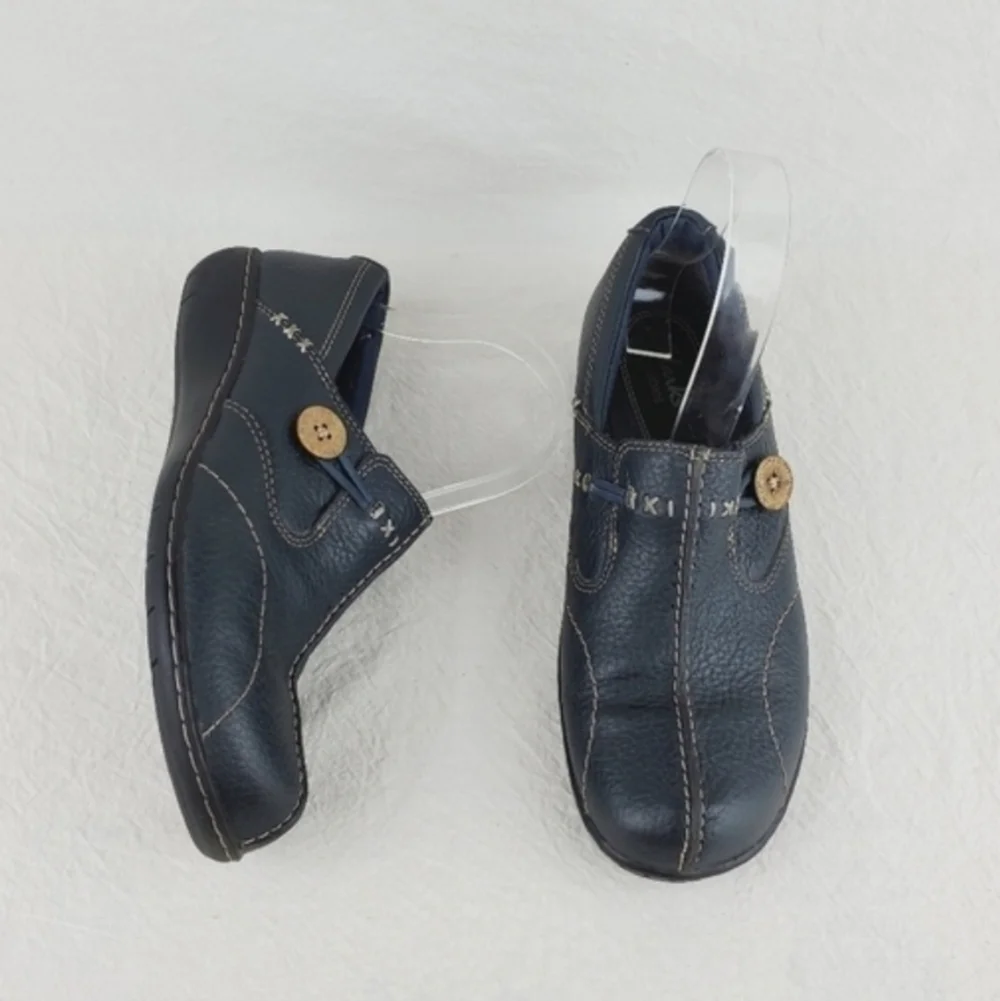 Clarks bendables blue leather flat loafers Size 7